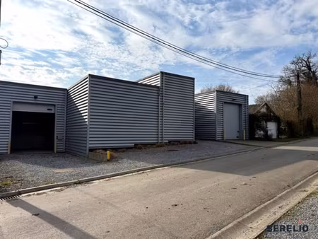ensemble de 3 entrepôts +/- 346 m² avec réserves et wc