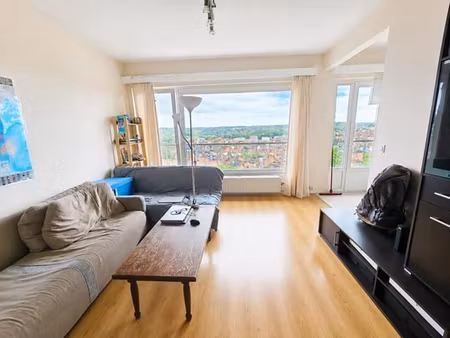 studio a renover avec terrasse de 10m² -