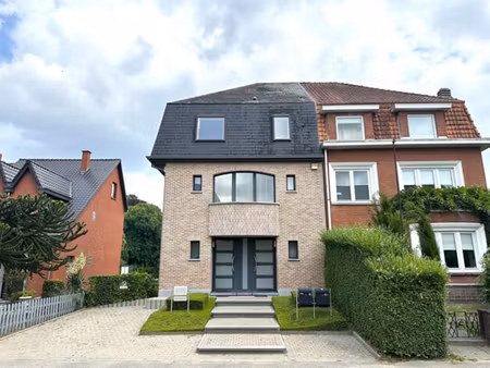 spacieux appartement triplex avec grande terrasse