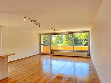 appartement spacieux de 3 chambres à mons