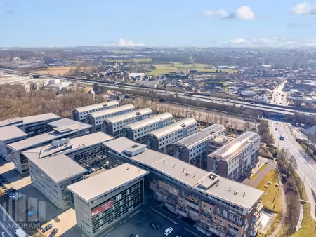 kwalitatief kantoor van 409 m² met uitstekende bereikbaar...