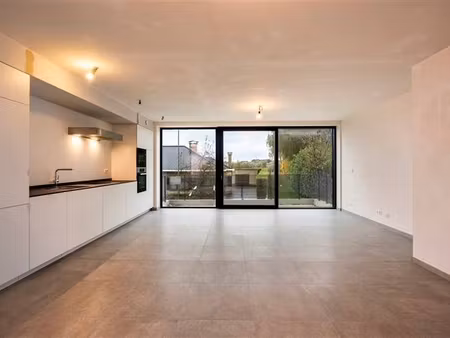 appartement en triplex avec 2 chambres  bureau  terrasse et