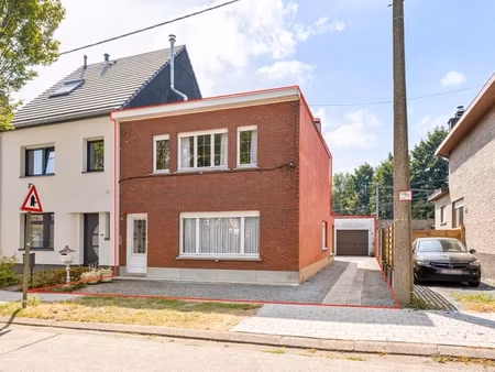 te renoveren halfopen bebouwing op een perceel van 361 m².