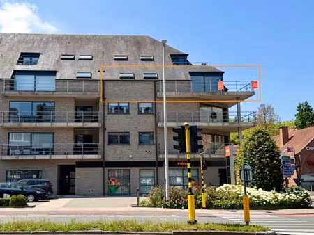 prachtig en bijzonder ruim hoekappartement met veel leefruim