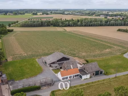 magnifique ferme située avec des terrains de plus de 3 5 he