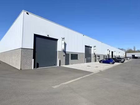 nouvelle construction de l'espace de stockage à louer à sin