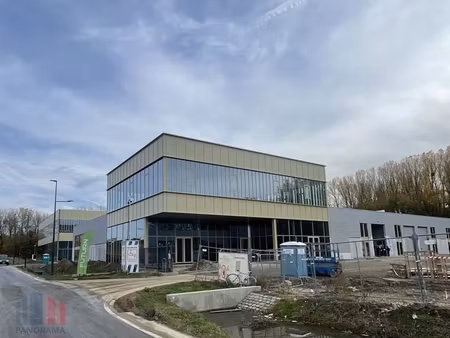 entrepôt/ showroom et bureaux à vendre de 1.130 m² à prox...