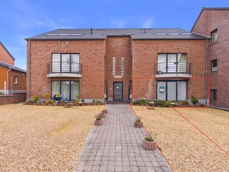 bel appartement 2 chambres en rez-de-chaussée