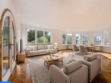 churchill  spacieux appartement 182m² 3ch rénové