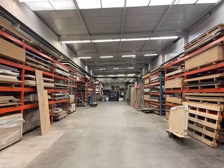 share deal superbe bâtiment industriel avec bureaux