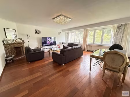 appartement 3 chambres lumineux avec peb c-!!