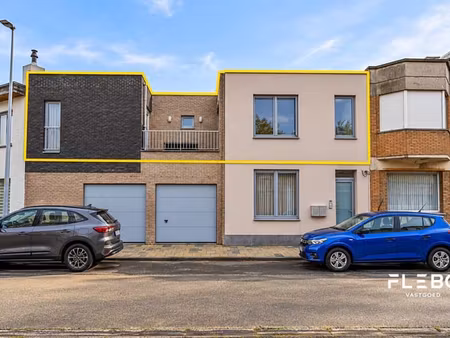ruim twee-slaapkamer appartement op residentiële locatie!