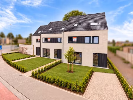 nieuwbouw woning in het centrum van lievegem