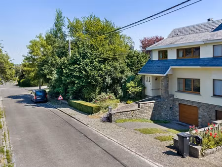 option- charmante maison avec jardin à neuville-en-condroz !
