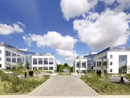renovated offices to let as from 220 m² up to 3.800 m²