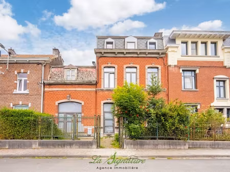 spacieuse maison de caractère sur une parcelle de 1070m²