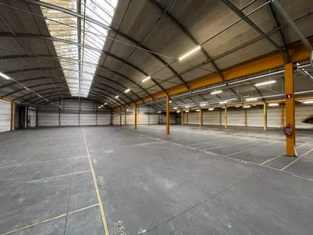 entrepôt/halle de production à partir d'environ 2 100 m²