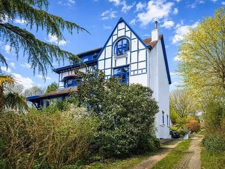 superbe maison de style victorien avec jardin luxuriant - 6c