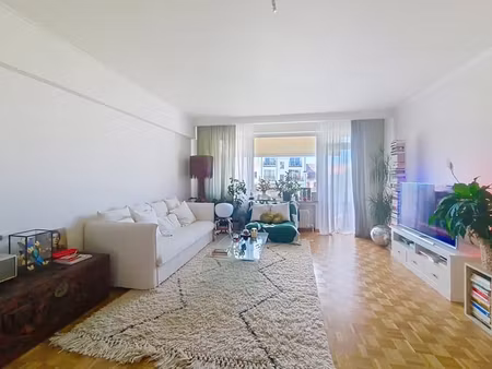 lumineux et spacieux appartement de 65 m² en excellent etat