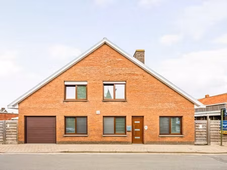 maison individuelle avec 3 chambres  garage et jardin à moo