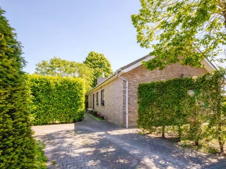rustig gelegen woning met 4 slaapkamers en tuin te drongen