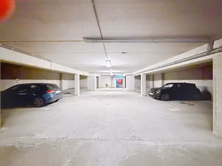 emplacement intérieur proximité fernand cocq et av louise