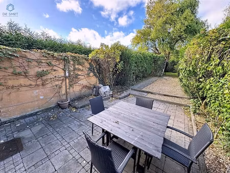 charmante maison économe en énergie avec un grand jardin prè