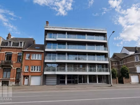 960 m² de bureaux à vendre à molenbeek-saint-jean