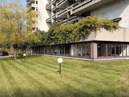 bureaux de plain-pied à vendre le long du singel à anvers.