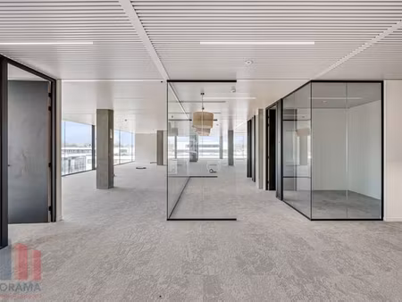 183 m² high-end kantoren op toplocatie langs de e40 te oo...