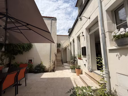 auxerre centre-ville - belle maison avec appartement indépendant et garage