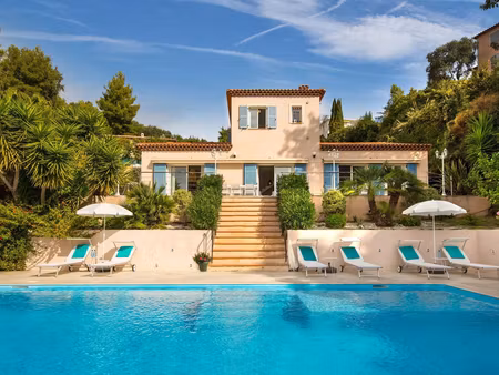 belle villa de 5 pièces avec piscine - nice
