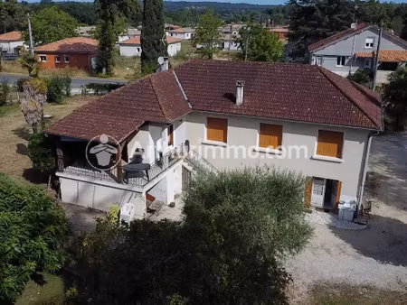 ensemble immobilier avec maison  grange et plus de 7 000 m² de terrain – neuvic