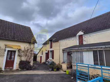maison 102 m²  plusieurs dépendances à saisir !!