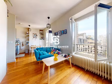 studio lumineux au dernier étage – paris 15e