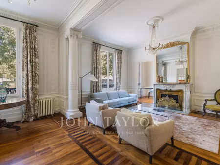 élégante maison familiale avec jardin et box – bordeaux judaïque / saint-seurin - john tay