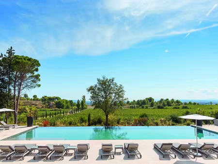 propriété de 3 chambres et 3 salles de bain sur un domaine viticole de luxe avec piscine c