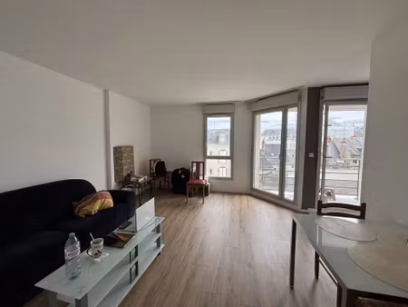 t2 meublé avec balcon et parking