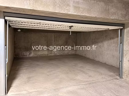 garage double – 220 € cc