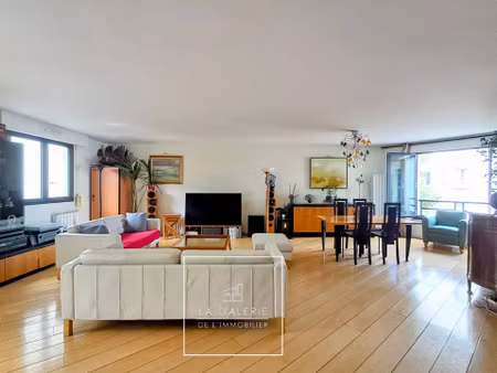 tres bel appartement familial de 170 m2 de 4 chambres au calme et proche de tous les comme
