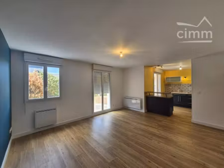 à vendre appartement 3 pièces de 65 m² dans le quartier administratif de blois.