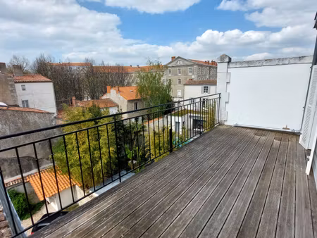 a louer appartement 3 pieces avec terrasse et stationnement