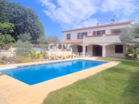 a bouc bel air   maison de 219 m2 sur terrain de 820 m2 avec piscine