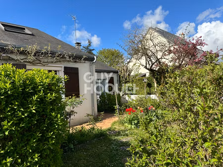 maison familiale de 179 51 m² avec jardin arboré et 5 chambres