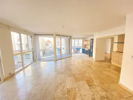 hyper centre - 27 rue des elus - t3 terrasse + parking