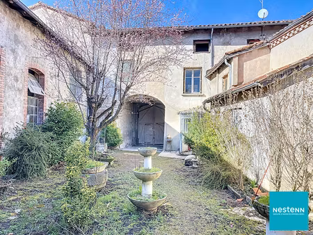 maison de village de 164 3 m2 habitables sur son terrain de 573 m2 avec cour intérieure et