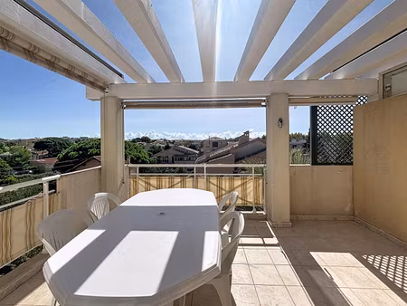 port fréjus t3 75 m² avec combles aménagés  terrasses  garage et parking