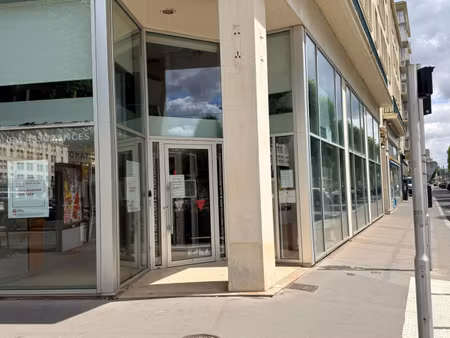 local commercial 255 m²