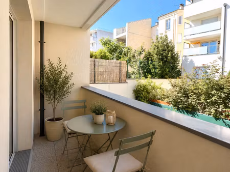 t2 de 45m2  terrasse  cave & parking - aux porte de paris 13