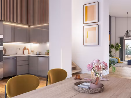 dernier etage et grande terrasse